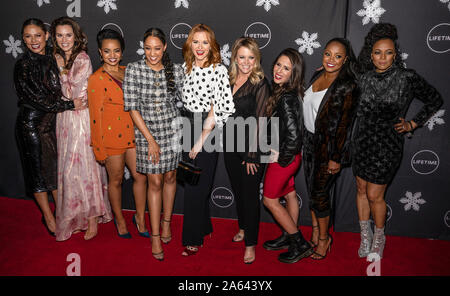 Los Angeles, CA - 22. Oktober 2019: Vanessa Lachey, hilarie Burton, Kyla Pratt, Tia Mowry-Hardrict, Sarah Drew, Melissa Joan Hart, Soleil Moon Frye, K Stockfoto