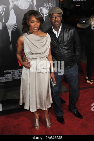 LOS ANGELES, Ca. Februar 08, 2012: Angela Bassett & Mann Courtney B. Vance am Los Angeles Premiere ihres neuen Films "Das bedeutet Krieg" am Grauman's Chinese Theater, Hollywood. © 2012 Paul Smith/Featureflash Stockfoto