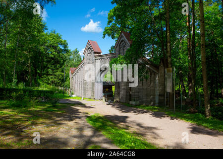 Eingang zum Schloss Monrepos Park. Wyborg Stockfoto