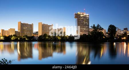 Vienna International Center, VIC, UNO-City, vor Kaiserwasser, Nacht Foto, Wien, Österreich Stockfoto