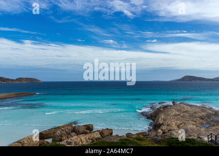 Mit Blick auf Lucky Bay in Cape Le Grand National Park in der Nähe von Esperance, Australien Stockfoto