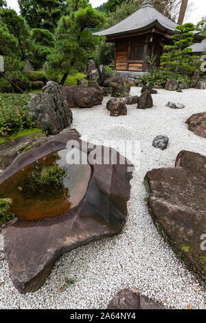 Gyokurinji ist eine Rinzai buddhistischen Tempel, die in der Muromachi Periode 1339 gegründet wurde. Der Garten wurde in der zweiten Hälfte der Heisei Periode erstellt. Stockfoto