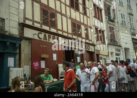 Festlichkeiten im Südwesten Frankreichs, pasakdek Stockfoto