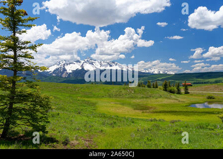 Ruhigen Tal entlang des San Juan Autobahn außerhalb Telluride, Colorado Stockfoto