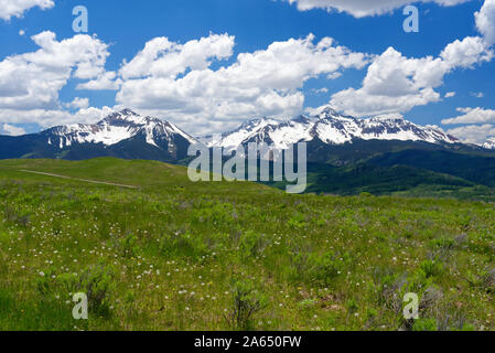 Ruhigen Tal entlang des San Juan Autobahn außerhalb Telluride, Colorado Stockfoto