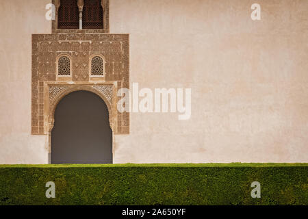 Bogen mit traditionellen arabischen Ornament verziert. Stockfoto