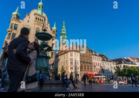 Hojbro Plads Quadrat mit dem Reiterstandbild von Bischof Absalon und St. Nikolaus Kirche in Kopenhagen, Dänemark Stockfoto