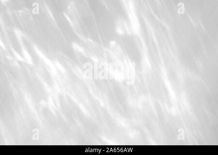 Organische drop diagonal Schatten auf eine weiße Wand, Overlay Effekt für Foto- und mockups Stockfoto