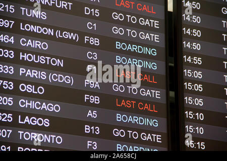 Flughafen Flugplan Board am neuen Flughafen Istanbul, Istanbul, Türkei Stockfoto