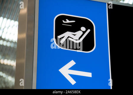 Flughafen Flug und Informationstafeln am neuen Flughafen Istanbul, Istanbul, Türkei Stockfoto