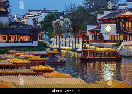 Editorial: Nanjing, Jiangsu, China, April 14, 2019 - Kanäle in Nanjing am Abend Stockfoto