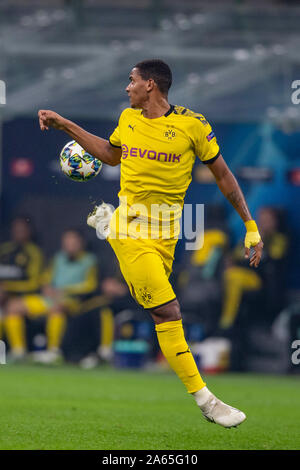 Manuel Akanji (Borussia Dortmund) während der Uefa Champions League die Gruppenphase dritten Match zwischen Inter 2-0 Borussia Dortmund im Giuseppe Meazza Stadion am 23. Oktober 2019 in Mailand, Italien. Credit: Maurizio Borsari/LBA/Alamy leben Nachrichten Stockfoto