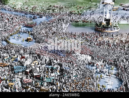 Urne mit der Asche von Mahatma Gandhi in einer Prozession, Allahabad, Uttar Pradesh, Indien, Asien, 12. Februar 1948 Stockfoto