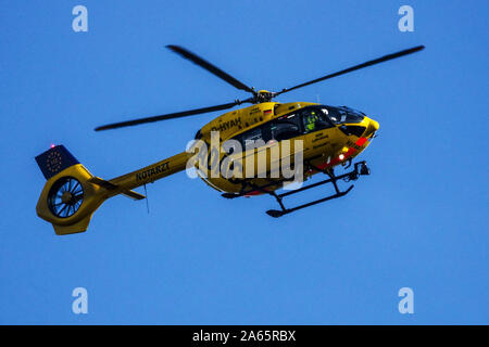 ADAC Helicopter Air Rescue Deutschland Hubschrauber im Flug Stockfoto