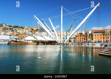 Boote im alten Hafen von Genua. Stockfoto