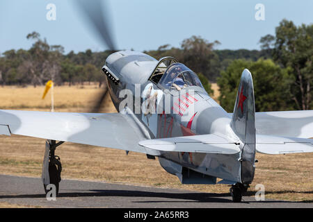 Jakowlew Yak-9 um den Zweiten Weltkrieg russische Kampfflugzeuge VH-YIX. Stockfoto