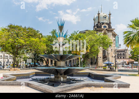 Kuala Lumpur Malaysia. 17. März 2019. Ein Blick auf die Nationale Moschee der KTM HQ Gebäude in Kuala Lumpur in Malaysia Stockfoto