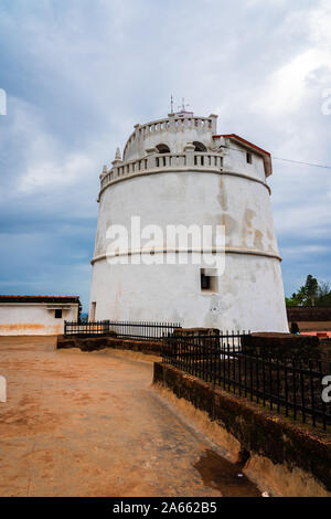 Fort Aguada und seinem Leuchtturm haben Wache wurde Goa zu seit dem 17. Jahrhundert schützen Stockfoto