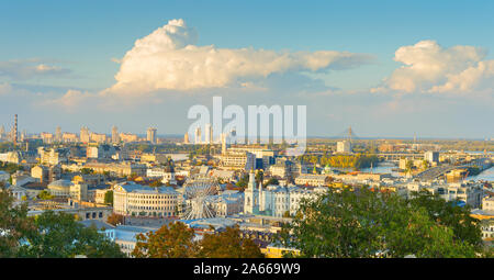 Panorama von Kiew. Stadtteil Podil, Luftaufnahme Stockfoto