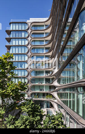 520 West 28. Straße in New York von Zaha Hadid. Von der hohen Linie gesehen. Stockfoto