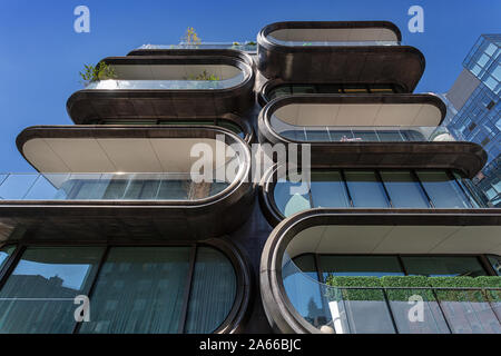 520 West 28. Straße in New York von Zaha Hadid. Von der hohen Linie gesehen. Stockfoto