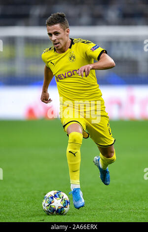 Mailand, Italien. 23 Okt, 2019. Thorgan Gefahr von Borussia Dortmund während der UEFA Champions League Spiel zwischen Inter Mailand und Borussia Dortmund im Stadio San Siro, Mailand, Italien am 23. Oktober 2019. Foto von Giuseppe Maffia. Credit: UK Sport Pics Ltd/Alamy leben Nachrichten Stockfoto