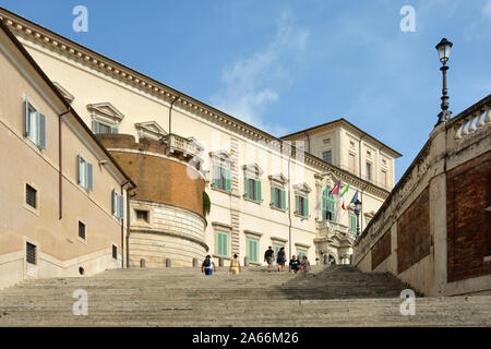 Quirinal Palast an der Piazza del Quirinale in Rom. Residenz des Präsidenten der Italienischen Republik - Italien. Stockfoto