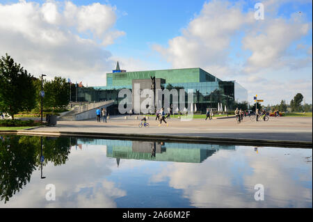 Helsinki Music Center (musiikkitalo), den Konzertsaal und Music Center in Helsinki. Das Gebäude ist die Heimat von Sibelius Academy. Helsinki, Finnland Stockfoto