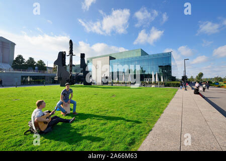 Helsinki Music Center (musiikkitalo), den Konzertsaal und Music Center in Helsinki. Das Gebäude ist die Heimat von Sibelius Academy. Helsinki, Finnland Stockfoto