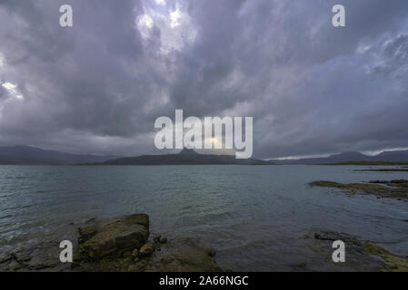 Anzeigen von Tung fort aus pawna See, Pune, Maharashtra, Indien Stockfoto