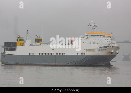 Clementine Fracht Fähre auf der Themse, wo Sie fährt regelmäßig bestimmte Routen zwischen Purfleet, Essex, und Zeebrugge. Stockfoto