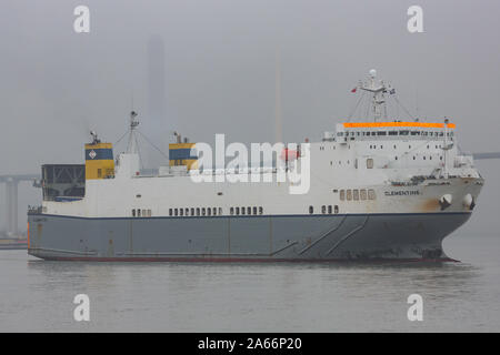 Clementine Fracht Fähre auf der Themse, wo Sie fährt regelmäßig bestimmte Routen zwischen Purfleet, Essex, und Zeebrugge. Stockfoto