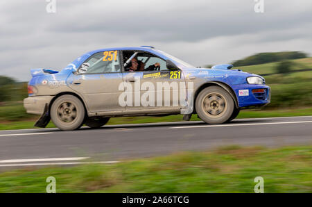 Auto 251, Fahrer Chris Daykin, Co-Driver Michael Wochen, Wales Rally GB Nationale, in-zwischen den Stufen in Newtown, Powys, Wales, Großbritannien Stockfoto