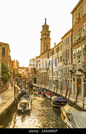 Rio de San Barnaba, Dorsoduro Venedig, Venetien, Italien Stockfoto