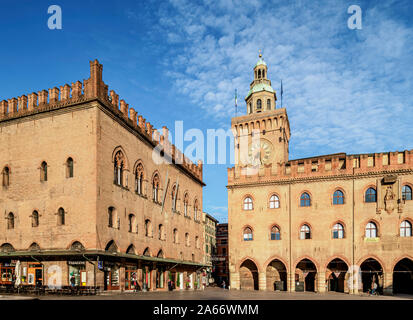 Palazzo dei Notai und Palazzo d'Accursio, Piazza Maggiore, Bologna, Emilia-Romagna, Italien Stockfoto