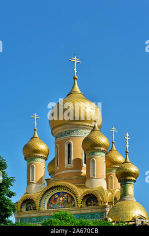 Die goldenen Kuppeln der St. Nikolaus Kirche. Bukarest, Rumänien Stockfoto