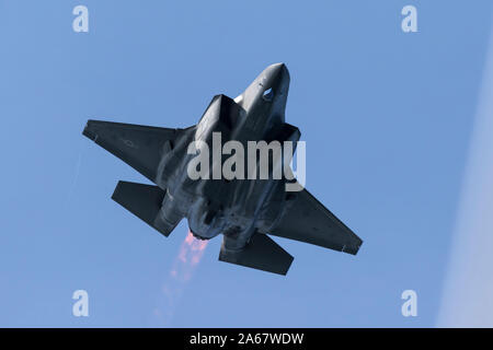 United States Air Force Lockheed Martin F-35 Lightning II fünfte Generation fighter in der nachbrenner. Stockfoto
