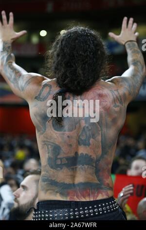 London, Großbritannien. 24 Okt, 2019. LONDON, GROSSBRITANNIEN, 24. Oktober Vitoria Fans während Europa League Gruppe F zwischen Arsenal und Vitoria im Emirates Stadium, London, England am 24. Oktober 2019. Credit: Aktion Foto Sport/Alamy leben Nachrichten Stockfoto