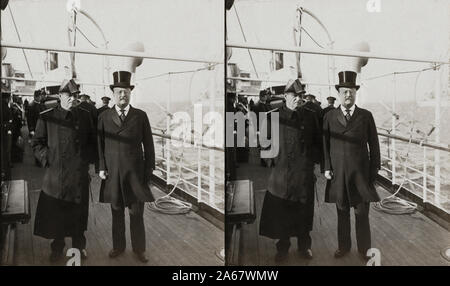 Us-Präsident Theodore Roosevelt und Admiral Robley' Kampf gegen Bob' Evans an Deck der U.S.S. Mayflower, Stereo Karte, 1907 Stockfoto