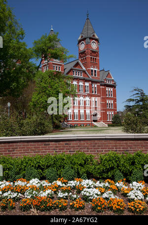 William J. Samford Hall ist eine Struktur auf dem Campus der Auburn Universität in Auburn, Alabama Stockfoto