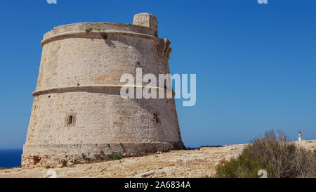 Alte Wehrturm: Torre del Cap de Barbaria, südlichen Formentera Stockfoto