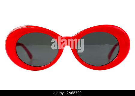 Rote, ovale, runde Schmetterling Sonnenbrille isoliert auf Weiss - Vorderansicht Stockfoto