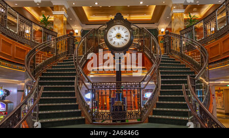 Der Innenraum MS Queen Victoria ist ein Vista-Klasse Kreuzfahrtschiff von der Cunard Line betrieben. Stockfoto