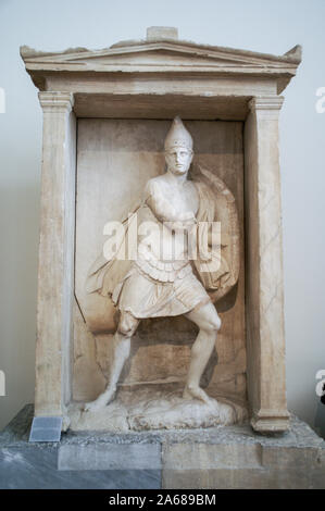 Marmor Grabkunst naiskos (kleine Tempel) des Aristonautes-. Nationales Archäologisches Museum - Athen, Griechenland Stockfoto