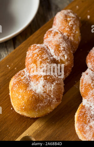 Hausgemachte Cinnamon Twist Gebäck bereit zu Essen Stockfoto