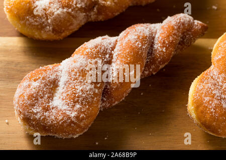 Hausgemachte Cinnamon Twist Gebäck bereit zu Essen Stockfoto