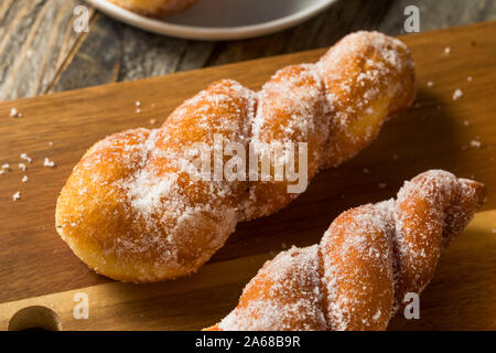 Hausgemachte Cinnamon Twist Gebäck bereit zu Essen Stockfoto