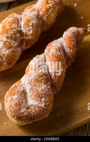 Hausgemachte Cinnamon Twist Gebäck bereit zu Essen Stockfoto