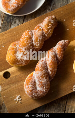 Hausgemachte Cinnamon Twist Gebäck bereit zu Essen Stockfoto