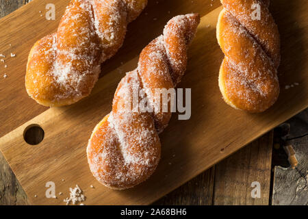 Hausgemachte Cinnamon Twist Gebäck bereit zu Essen Stockfoto